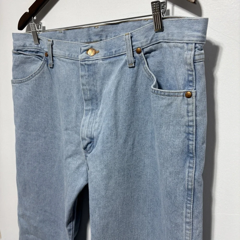 Wrangler Jeans Mens 38 X 32 Light Wash Cowboy Cut A122 Straight Cotton Slim Fit